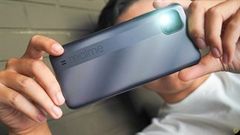  Realme C20 chính thức ra mắt tại Việt Nam: Thiết kế đẹp mắt, pin trâu mà giá lại hấp dẫn chưa đến 2.7 triệu đồng 