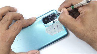 Giá rẻ mà Redmi Note 10 vẫn được đánh giá cao về độ bền, 'sống sót' sau khi ngâm nước, chịu trầy xước tốt...