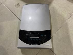 Bình nóng lạnh trực tiếp Ariston 4500W ST45PE-VN