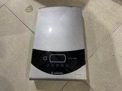  Bình nóng lạnh trực tiếp Ariston 4500W ST45PE-VN 