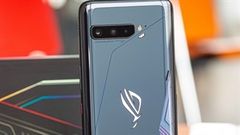  ASUS ROG Phone 4 - Smartphone chuyên chơi game trang bị pin 6.000mAh vừa lộ ảnh thực tế trên tay người dùng 
