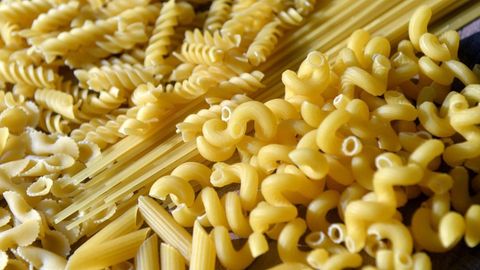 Các loại nui thông dụng trên thị trường và cách bảo quản nui dùng được lâu