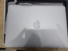  Apple Macbook Air MQD32SA/A i5/8GB/128GB/13.3