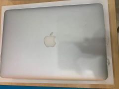  Apple Macbook Air MQD32SA/A i5/8GB/128GB/13.3