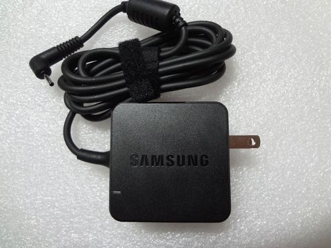 Sạc Adapter Laptop Samsung NP300E5Z