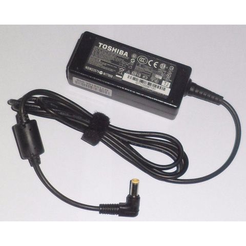 Sạc laptop Toshiba 19V - 1.58A
