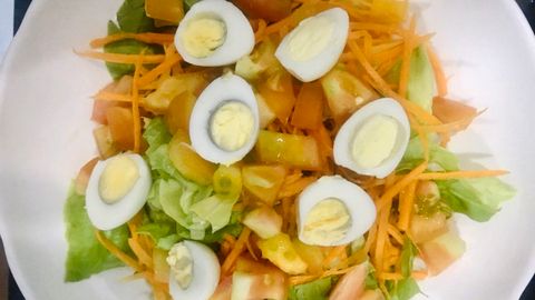 Cách làm salad trứng sốt vải chua ngọt thơm ngon lạ miệng thanh mát
