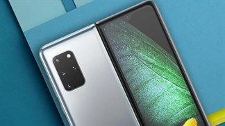 Smartphone màn hình gập Galaxy Z Fold 2 lộ ảnh thực tế xác nhận tên gọi chính thức, vị trí đặt camera selfie đã đẹp hơn nhiều