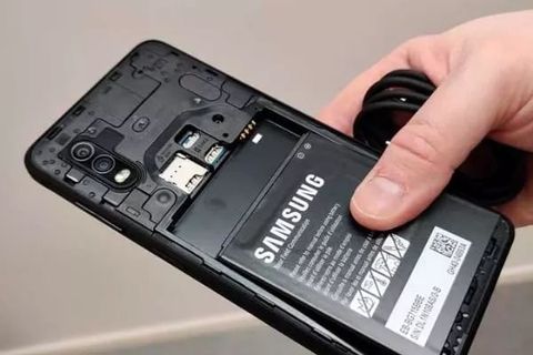 Samsung Sẽ Hồi Sinh Smartphone Có Thể Tháo Rời Pin