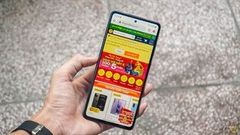  Galaxy A52 mới là chiếc máy tầm trung đáng mua nhất của Samsung, lần này Galaxy A72 chỉ là 'chú chim mồi' làm nền mà thôi! 