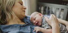  Mẹ ít sữa phải làm sao? Nguyên nhân gây mất sữa và cách khắc phục 