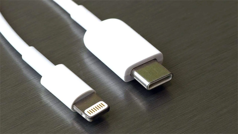Sếp Cũ Apple Cũng Cho Rằng Iphone Nên Bỏ Cổng Lightning