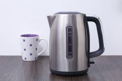  Bình đun siêu tốc Sharp EKJ-17VS-ST 