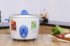  Nồi cơm nắp rời Sharp KSH-D22V 