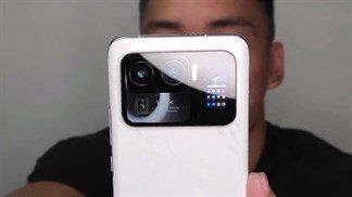 Giống như phiên bản Ultra, Xiaomi Mi 11 Pro cũng sẽ đi kèm cụm camera ‘siêu to khổng lồ’ cùng màn hình phụ ở mặt sau