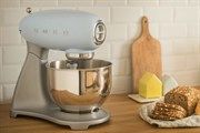  Máy trộn bột đa năng Smeg SMF02PBEU (535.43.608) 
