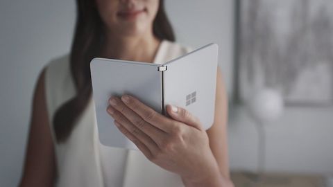 Sau nhiều lần bị trì hoãn, cuối cùng cũng đã có thông tin về thời điểm ra mắt của Surface Duo