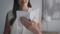  Sau nhiều lần bị trì hoãn, cuối cùng cũng đã có thông tin về thời điểm ra mắt của Surface Duo 