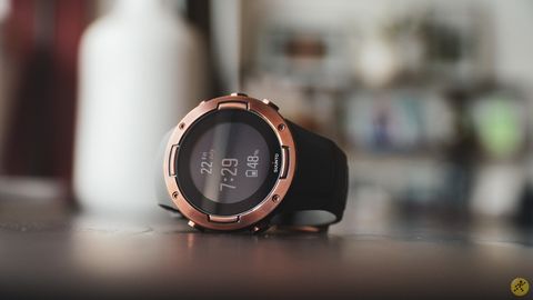 Trên tay Suunto 5: Có 80 chế độ tập luyện khác nhau, thời lượng pin ổn, thiết kế bền bỉ