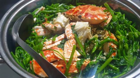 Cách nấu lẩu ghẹ rau muống thanh ngọt, bổ dưỡng thơm ngon đơn giản tại nhà