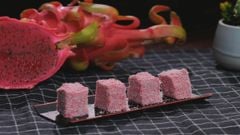  3 cách làm bánh thanh long ruột đỏ ngon ngọt, mát lịm để chiêu đãi gia đình 