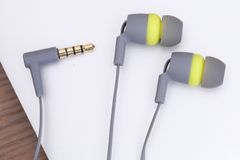  Tai nghe EP Kanen IP-218 Đen đỏ 