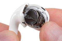  Tai Nghe Mới Của Apple Gặp Lỗi Lạ 
