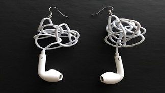 Có thể bạn chưa biết: Tai nghe điện thoại bị rối là do chúng dài hơn 46 cm, nghe thật hư cấu nhưng đó là sự thật