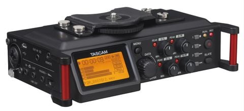 Máy Ghi Âm Tascam Dr-70d