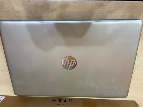 HP 15 da1033TX i7 8565U/4GB/1TB/2GB MX130/15.6