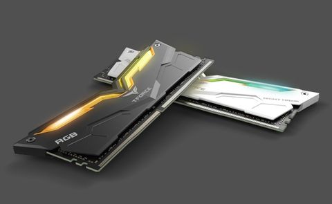 Team Group Night Hawk Rgb / Night Hawk Ddr4 3000 8Gbx2