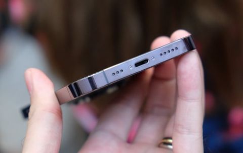 Test Tốc Độ Sạc Tối Đa Của Iphone 14 Và Iphone 14 Pro