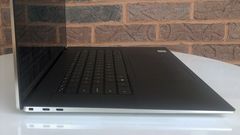  Đánh giá chi tiết Dell XPS 17 (2020): Hiệu năng mạnh mẽ, chất lượng hoàn thiện đỉnh cao, 'trùm cuối' của laptop 17 inch 