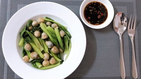 Cách làm cải thìa xào nấm rơm ngọt thanh đổi vị cho ngày chay