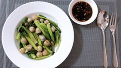  Cách làm cải thìa xào nấm rơm ngọt thanh đổi vị cho ngày chay 