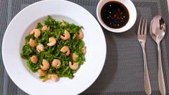  Cách làm bông thiên lý xào tôm đơn giản thanh mát ngọt vị 