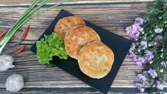  2 cách làm bánh bột mì chiên nhân thịt heo và thịt gà giòn rụm thơm ngon 