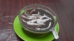  2 cách nấu chè đậu đen bột khoai thơm ngon thanh mát giải nhiệt ngày nắng 