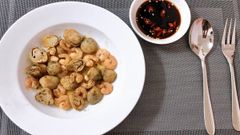  Cách làm tôm xào nấm rơm thơm ngon hấp dẫn đưa cơm cho cả nhà 