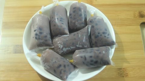 Cách làm kem túi đậu đen bùi ngọt thơm ngon đơn giản tại nhà