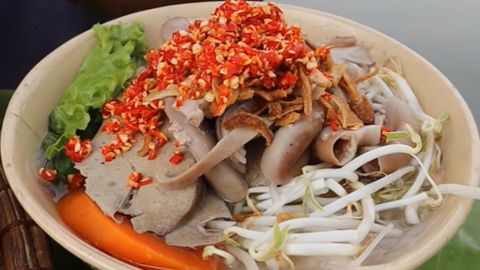 Cách nấu hủ tiếu lòng đơn giản ngon miệng hấp dẫn cho bữa sáng