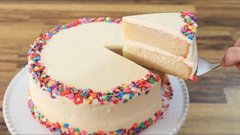 Bánh kem - bánh gato bao nhiêu calo? Ăn bánh kem có mập không?