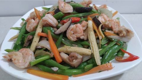 Hướng dẫn làm món tôm xào thập cẩm ngon ngọt, đầy đủ dinh dưỡng