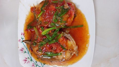 Cách làm cá bớp sốt cà chua thơm ngon, hấp dẫn cực đơn giản