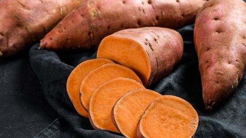 Cách bảo quản khoai lang tươi, khoai lang đã luộc ở ngoài và trong tủ lạnh