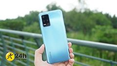  Trên tay Realme 8 5G: Ngoại hình thanh lịch, pin sử dụng thoải mái trong một ngày và hỗ trợ công nghệ mạng 5G 