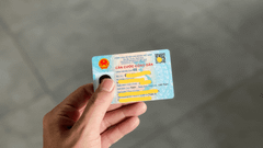  Trên tay cận cảnh Căn cước công dân có gắn chip (CCCD): Màu sắc sinh động, kích thước nhỏ gọn và hiện đại hơn 