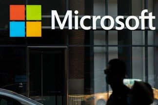 Năm buồn của Intel: Cổ phiếu thì sụt giá, Microsoft thì thông báo sắp tự làm chip cho máy chủ và thiết bị Surface của riêng mình