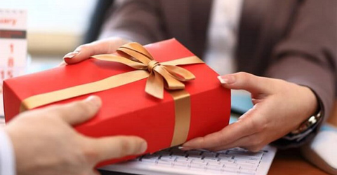 Tặng đồng hồ có ý nghĩa gì? Tư vấn chọn đồng hồ cho từng đối tượng