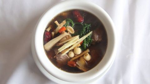 Cách làm thịt dê hầm thuốc bắc bổ dưỡng thơm ngon hấp dẫn dễ làm tại nhà